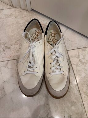 Sam Edelman Women’s Casual Lace-Up Sneakers in White and gray/black trim